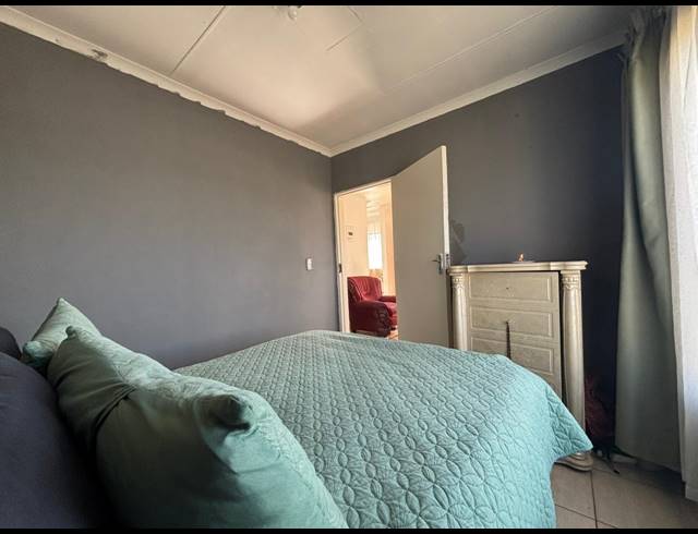 2 BEDROOM HOUSE FOR SALE IN VANDERBIJLPARK CE 4